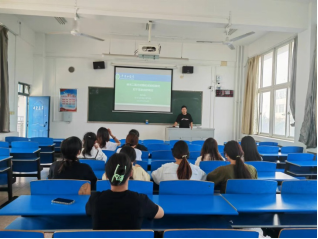 融合創新，引領未來——陳明輝博士為化環學院學子解析教育科技前沿